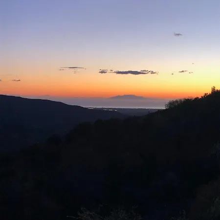 Дом отдыха Maison Corse Avec Piscine Et Sauna - La Casa Lilia